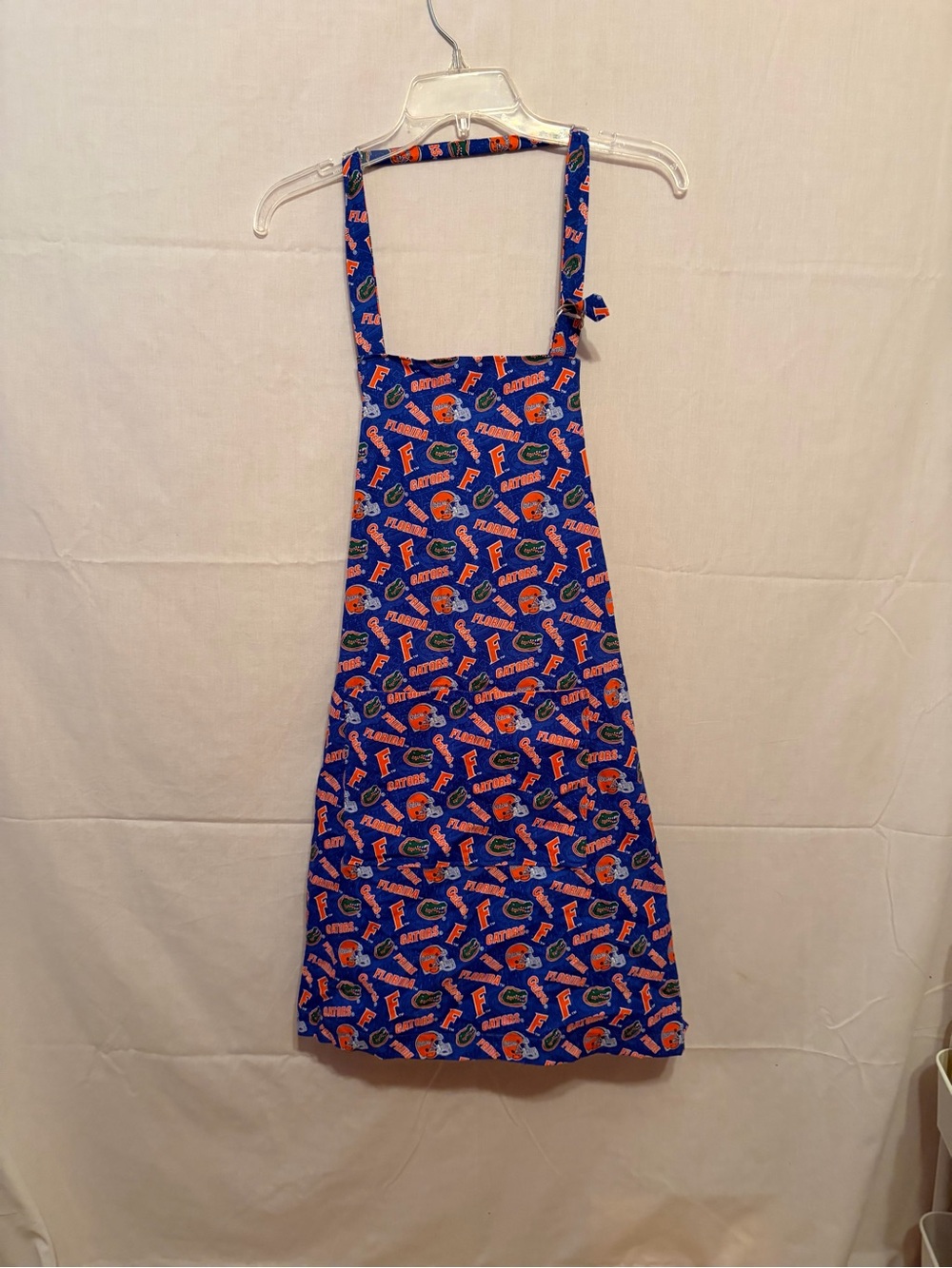 University of Florida Gators logo apron with front pockets